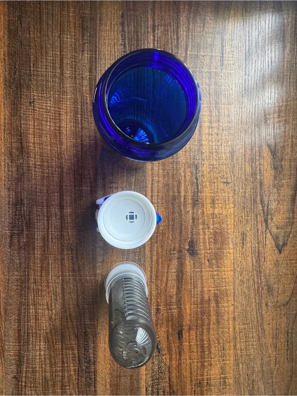 Blue Fruit Infuser Water Bottle New32 oz - Flip Top Lid with Locking Latch & Fil
